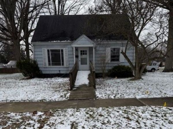 1561 Bradford , Warren, OH 44485