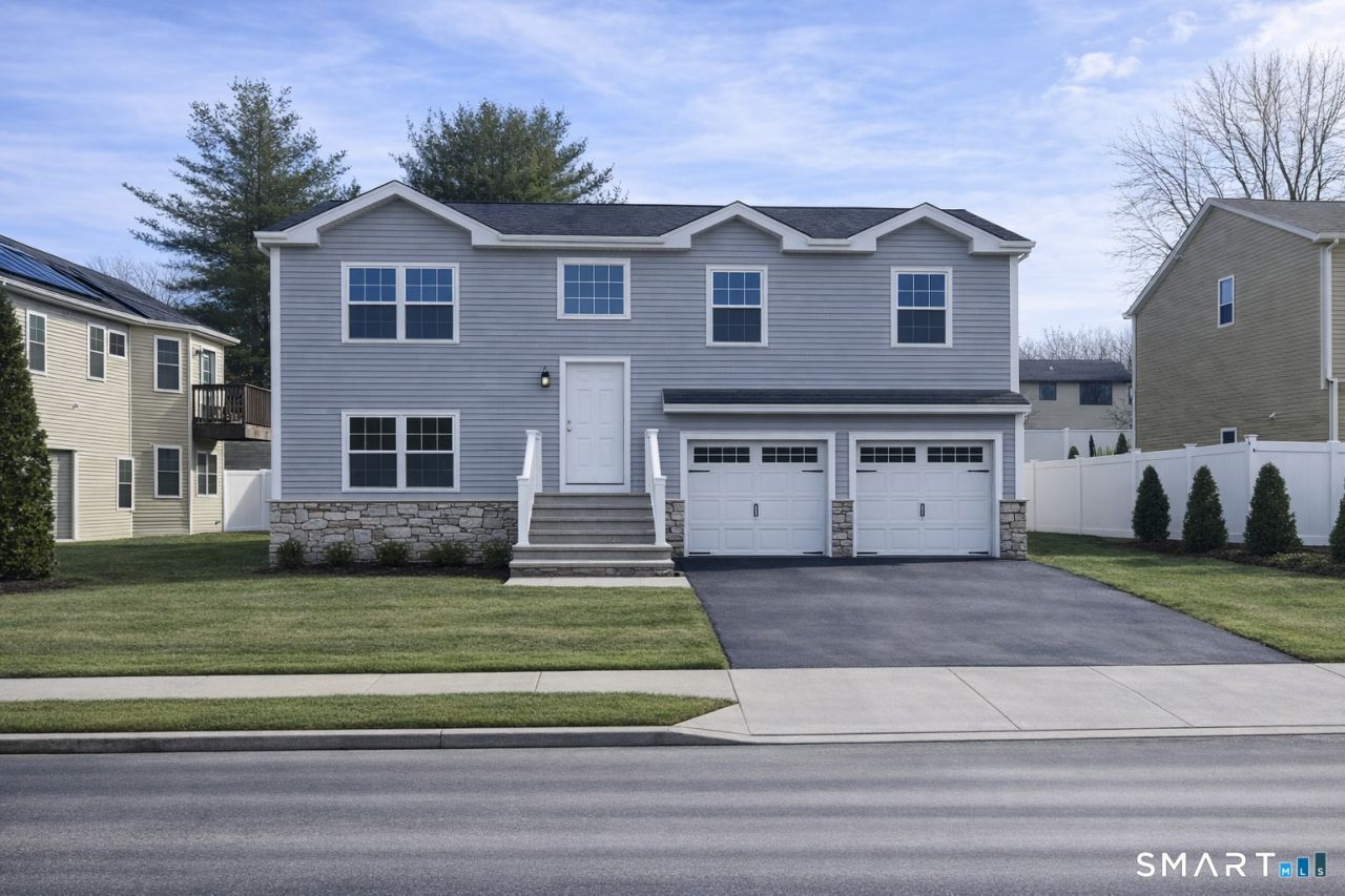 15 Yorktown, Waterbury, CT 06704 Main Photo