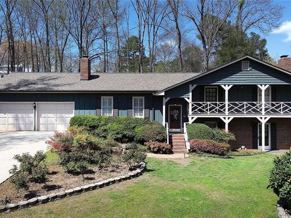 70 Oakridge Drive SE, Cartersville, GA 30121