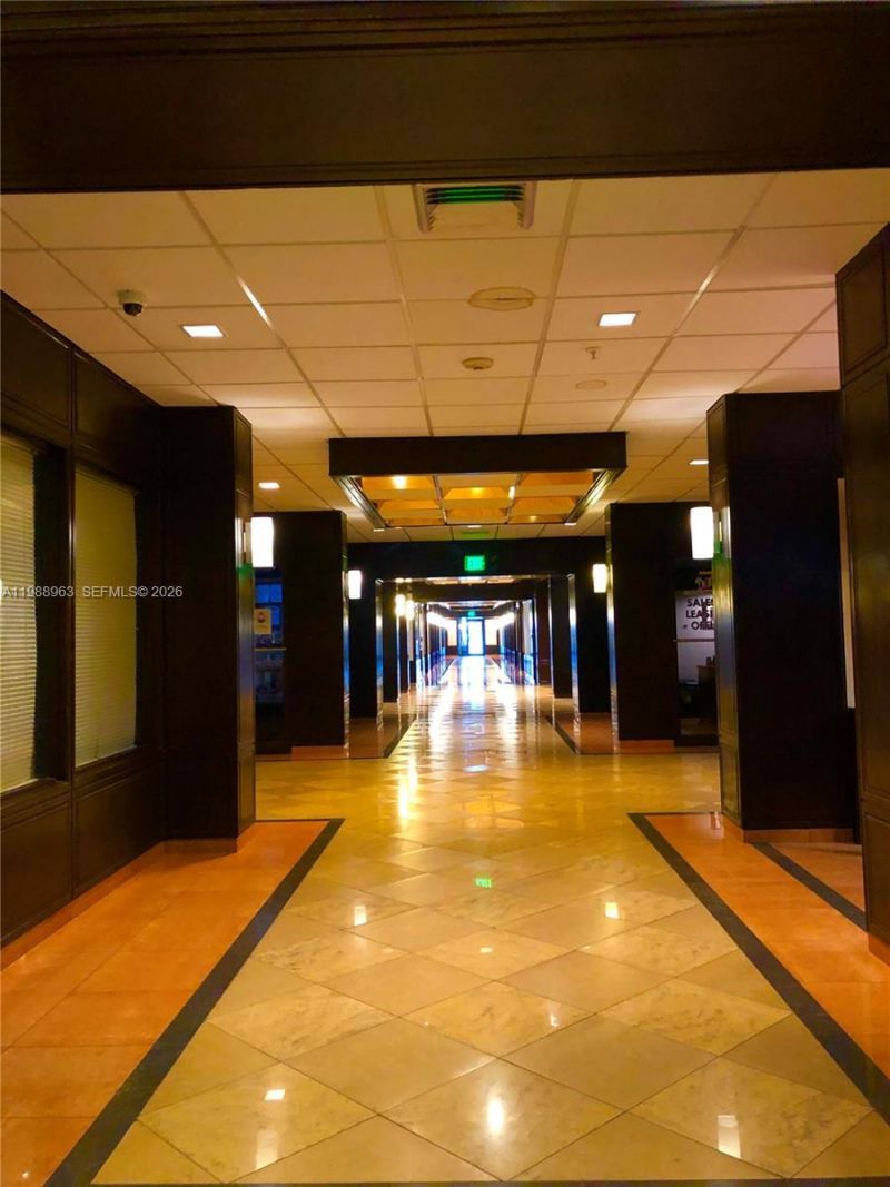 600 NE 36th St, Unit 1502, Miami, FL 33137 Photo