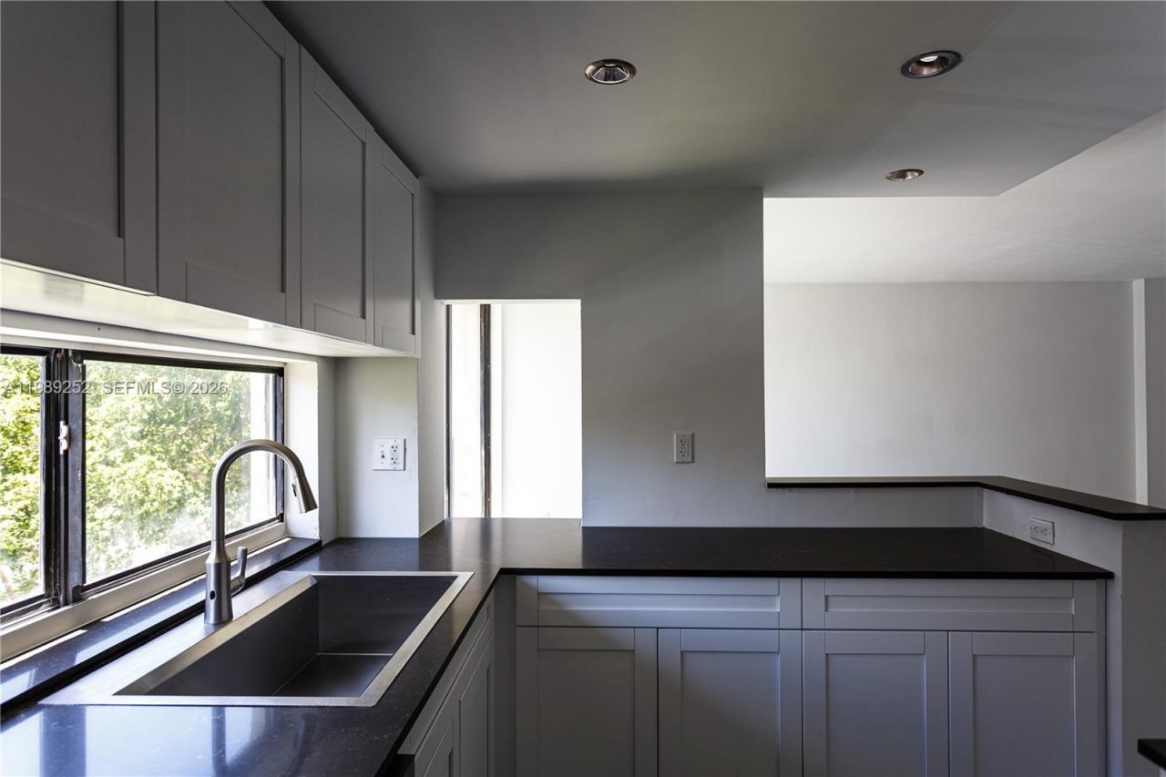 Please Call For Address, Unit 428, Sunny Isles Beach, FL 33160 Photo