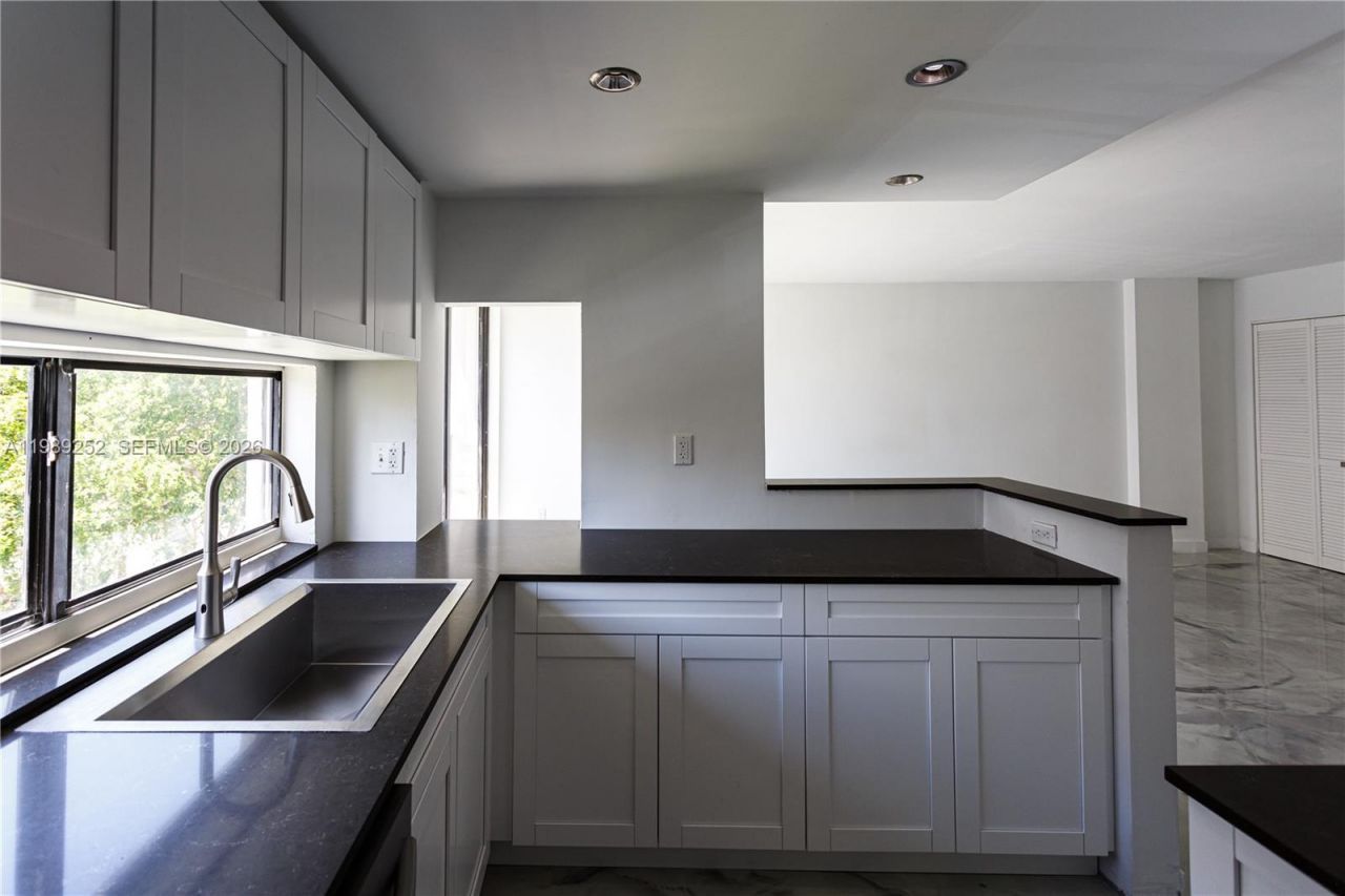 Please Call For Address, Unit 428, Sunny Isles Beach, FL 33160 Photo