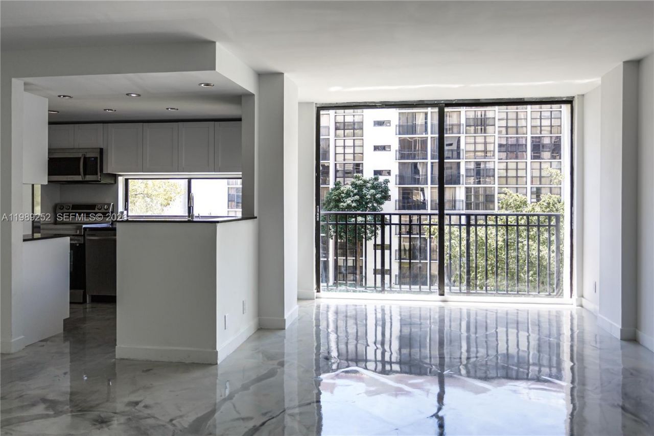 Please Call For Address, Unit 428, Sunny Isles Beach, FL 33160 Photo