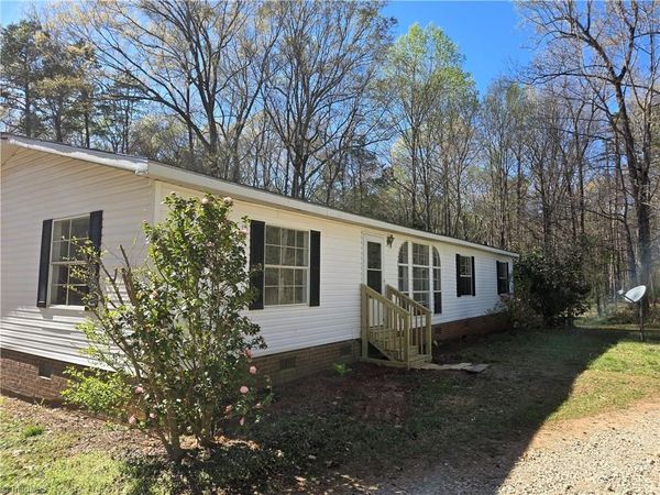 901 George Roberson Lane , Graham, NC 27253