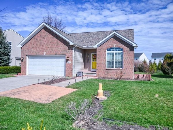 3932 Courtyard Drive, Lorain, OH 44053