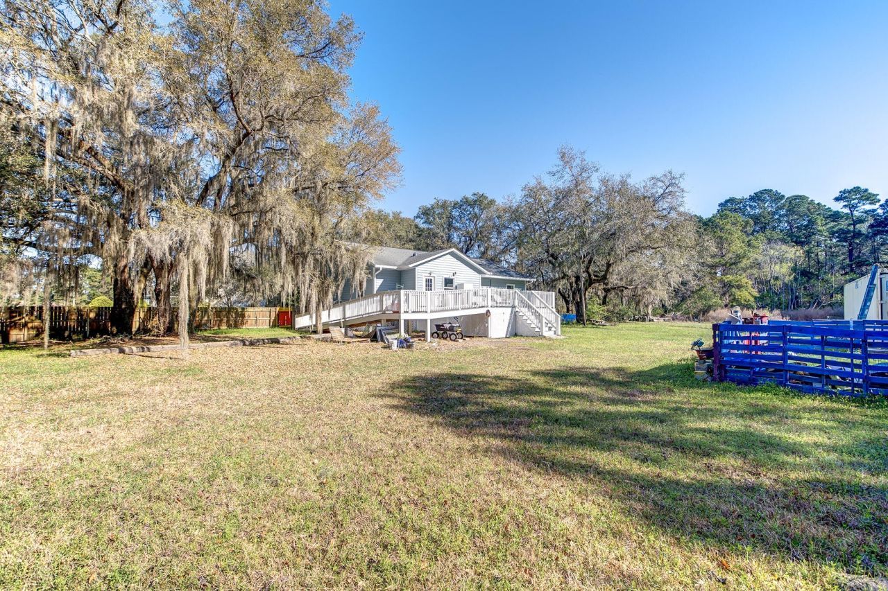 445 Dupre Road Photo 13