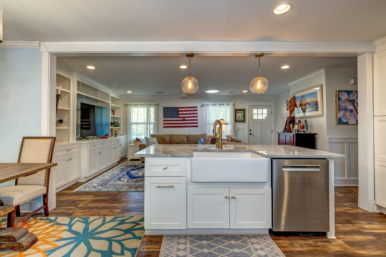 445 Dupre Road Photo 6