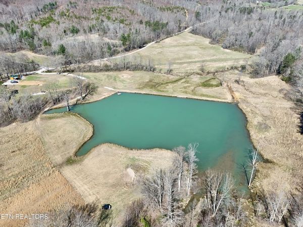 293 Herbert Shannon Rd, Sunbright, TN 37872