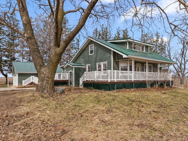 2145 DELTA, West Liberty, IA 52776