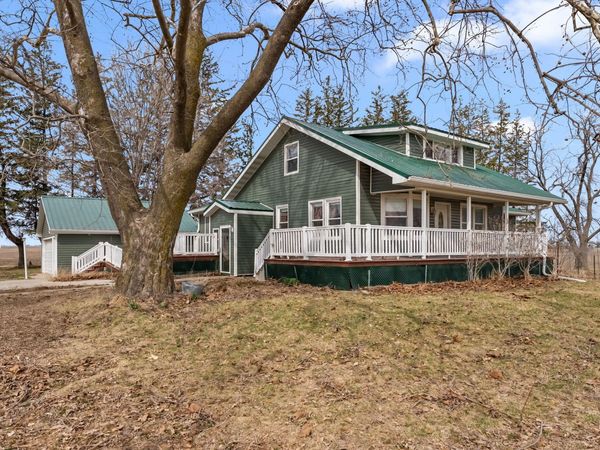 2145 DELTA, West Liberty, IA 52776