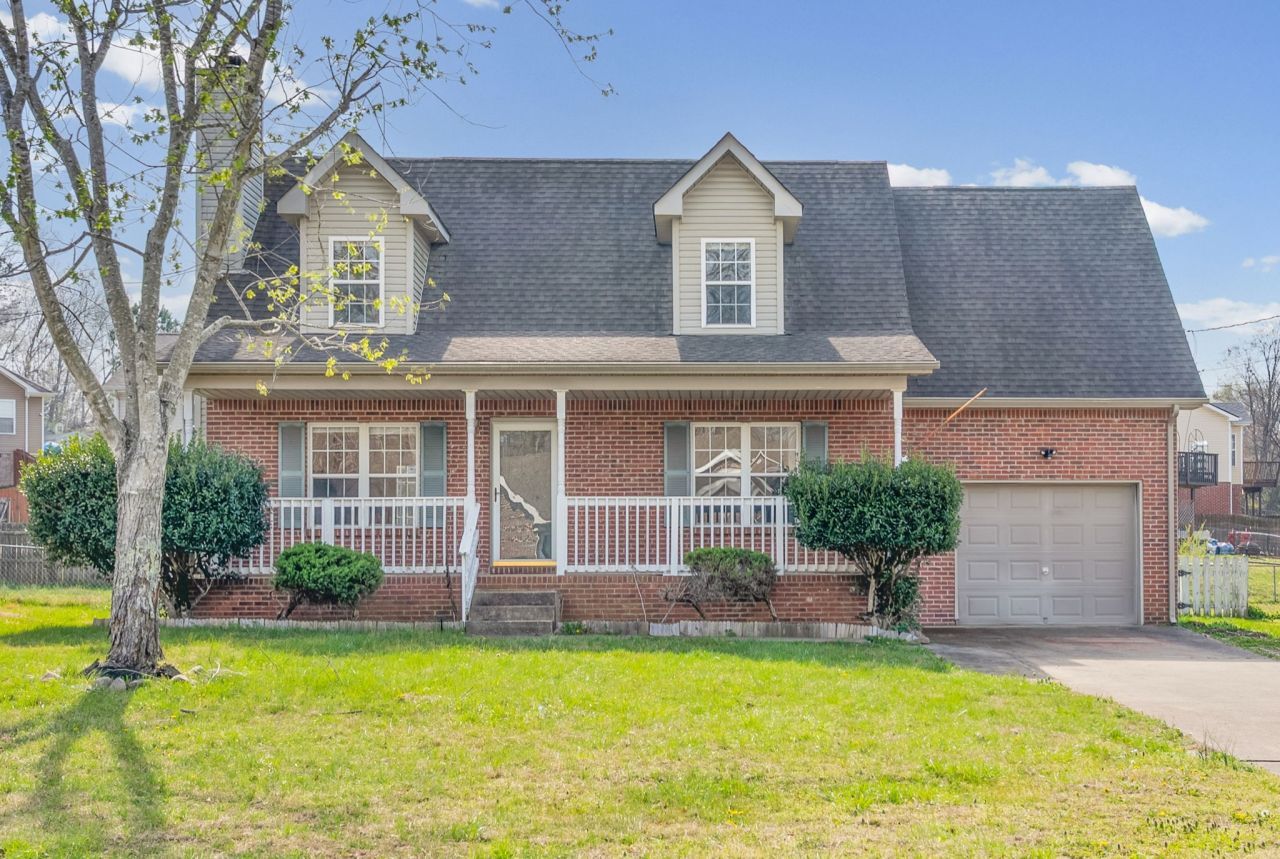 382 Brook Mead Dr, Clarksville, TN 37042 Main Photo