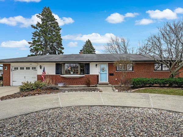 571 Dara James Road , Des Plaines, IL 60016