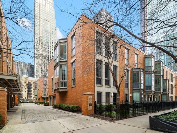 438 E North Water Street , Chicago, IL 60611