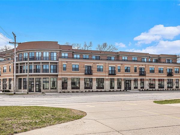 1740 #302W South Bend Avenue, South Bend, IN 46637