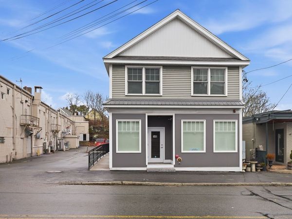 149 Pleasant St, Unit 2, Marblehead, MA 01945