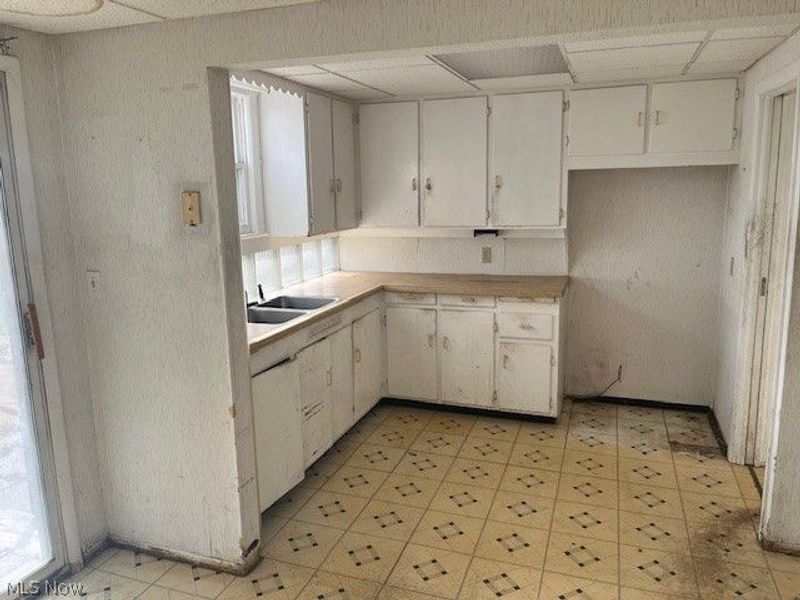 5127 Erwin Street , Maple Heights, OH 44137 Photo 8