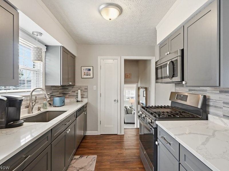 1976 Stabler Road, Akron, OH 44313 Photo 10