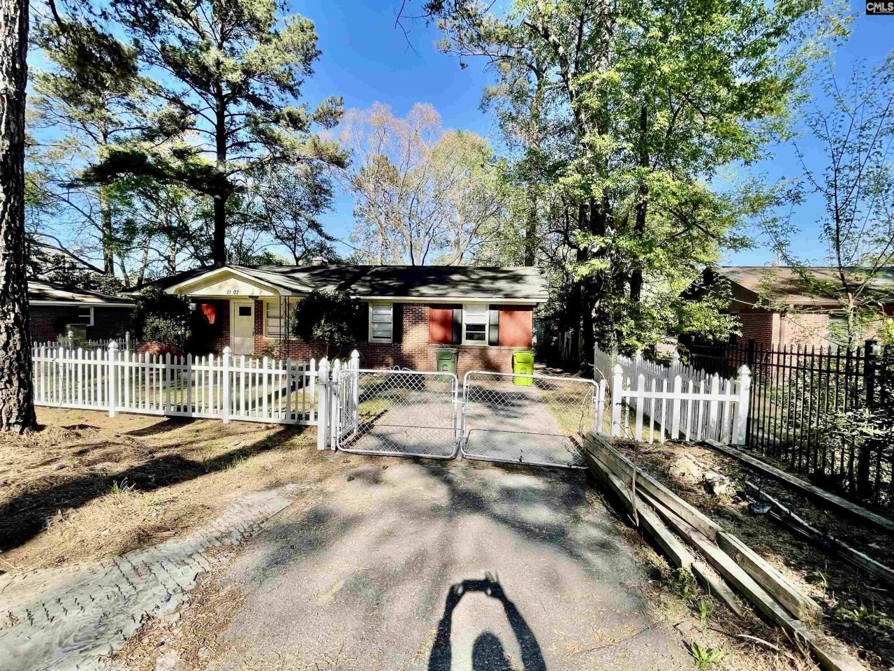 2107 Long Shadow Lane  Photo 9