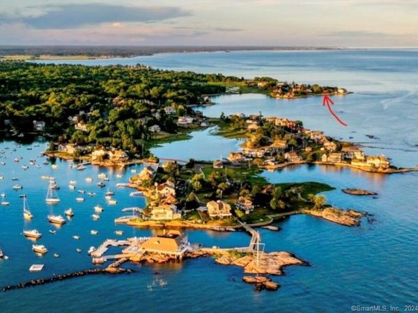 55 Vineyard , Guilford, CT 06437