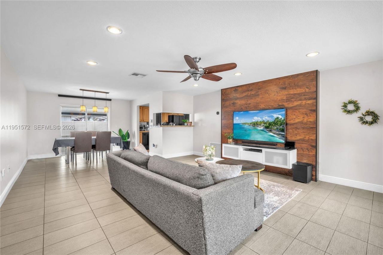 22599 SW 65th Avenue, Boca Raton, FL 33428 Photo