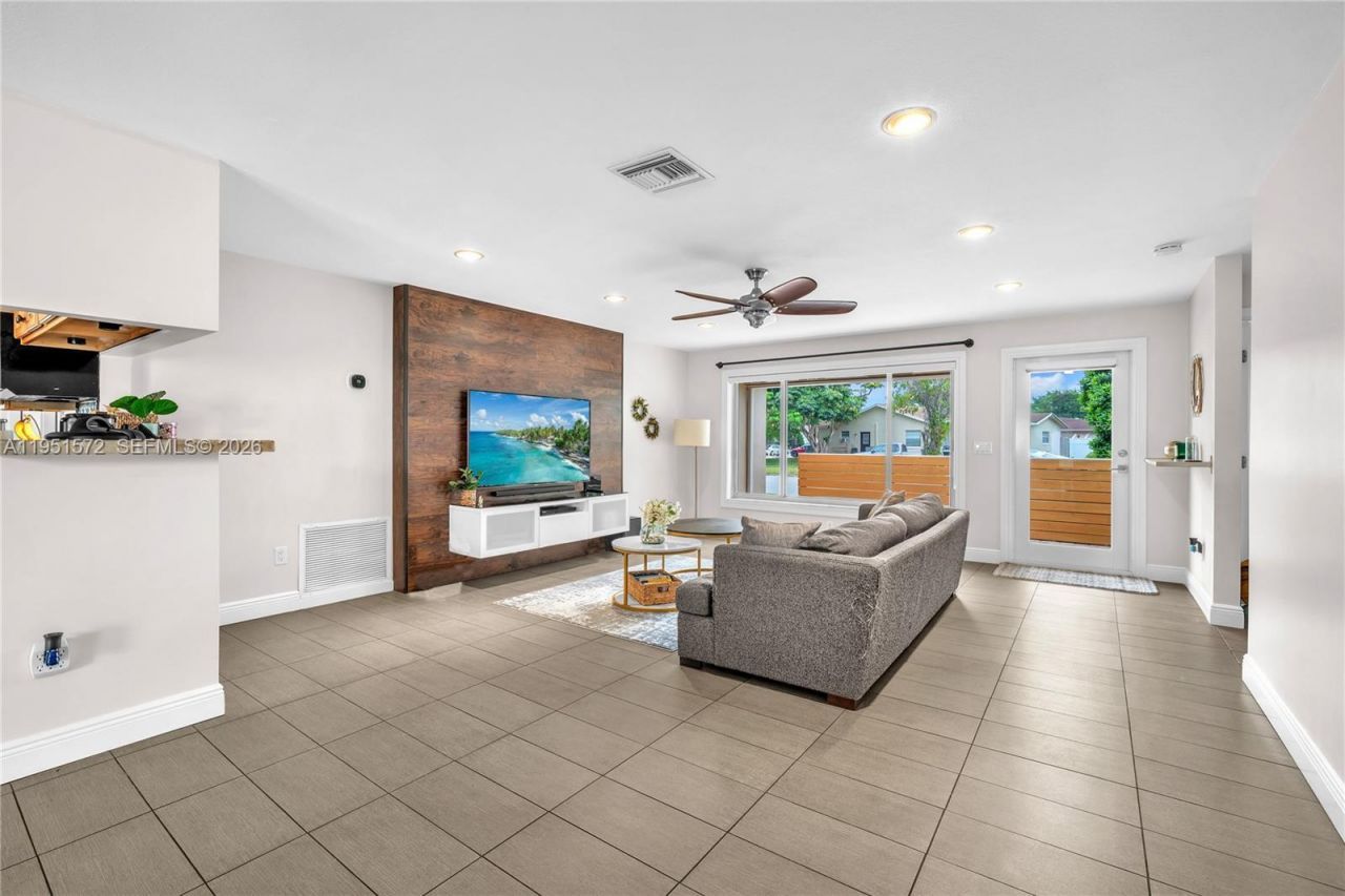 22599 SW 65th Avenue, Boca Raton, FL 33428 Photo