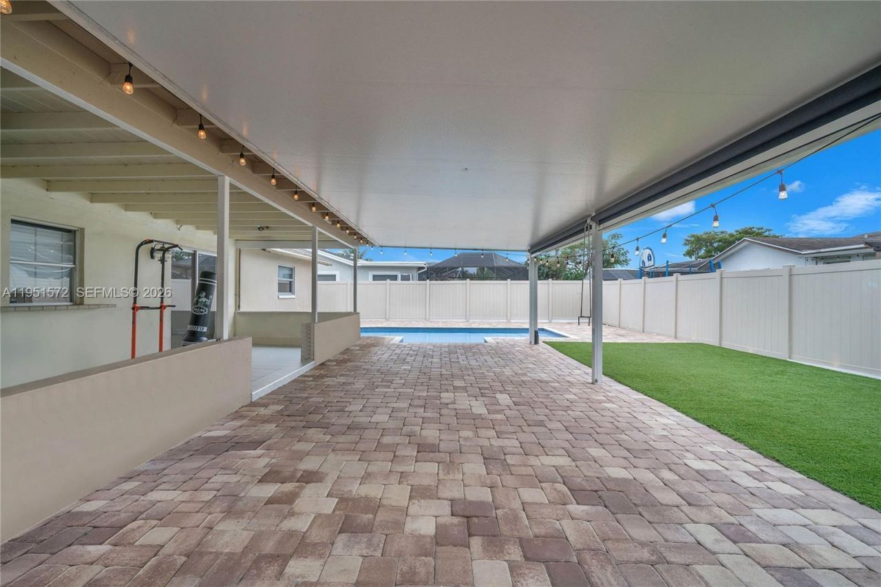 22599 SW 65th Avenue, Boca Raton, FL 33428 Photo