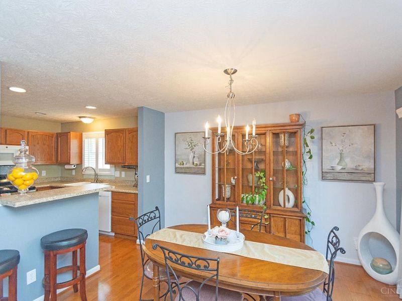 7633 Sandstone Trail, Hamilton Twp, OH 45039 Photo 10