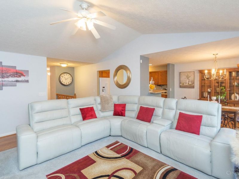 7633 Sandstone Trail, Hamilton Twp, OH 45039 Photo 6