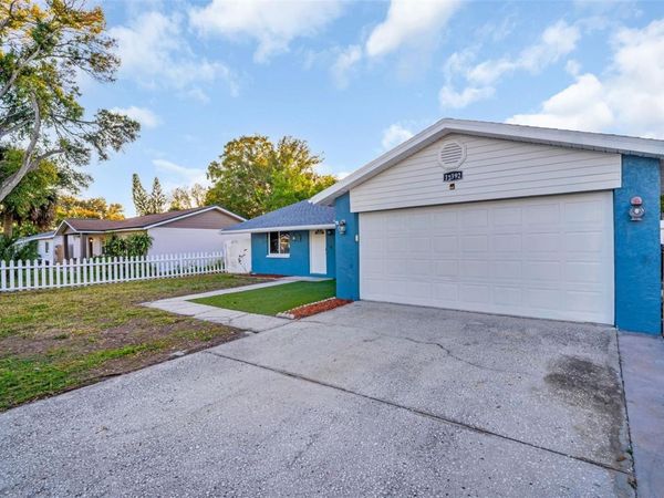 12392 CUMBERLAND DRIVE , LARGO, FL 33773
