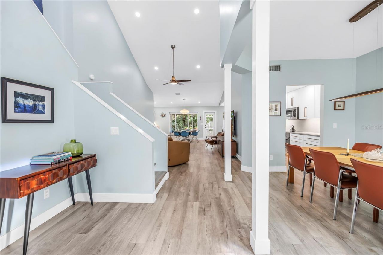 355 Red Cedar Court Ne, Saint Petersburg, FL 33703 Photo