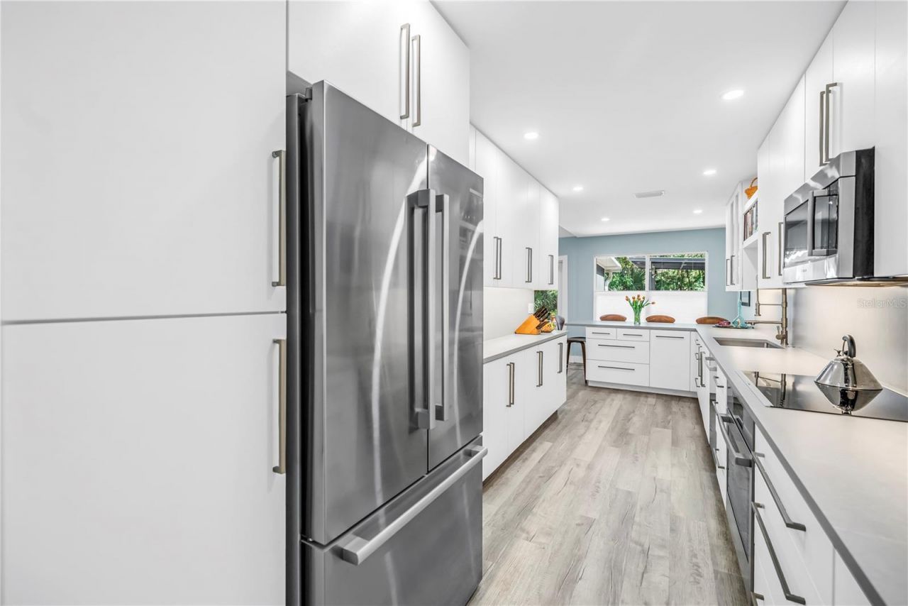 355 Red Cedar Court Ne, Saint Petersburg, FL 33703 Photo