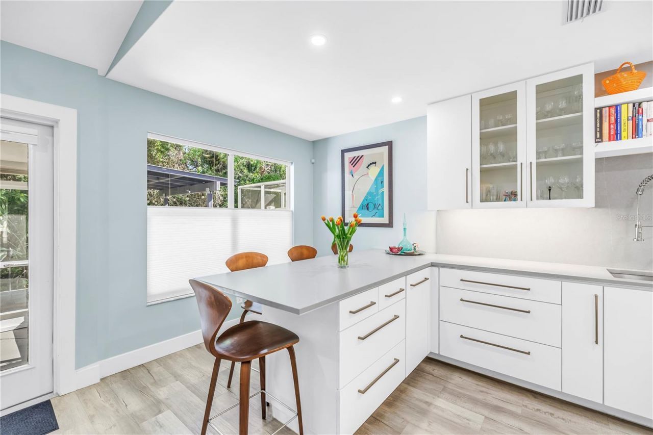 355 Red Cedar Court Ne, Saint Petersburg, FL 33703 Photo