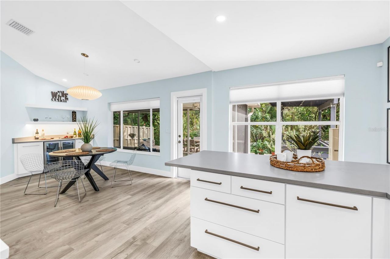 355 Red Cedar Court Ne, Saint Petersburg, FL 33703 Photo