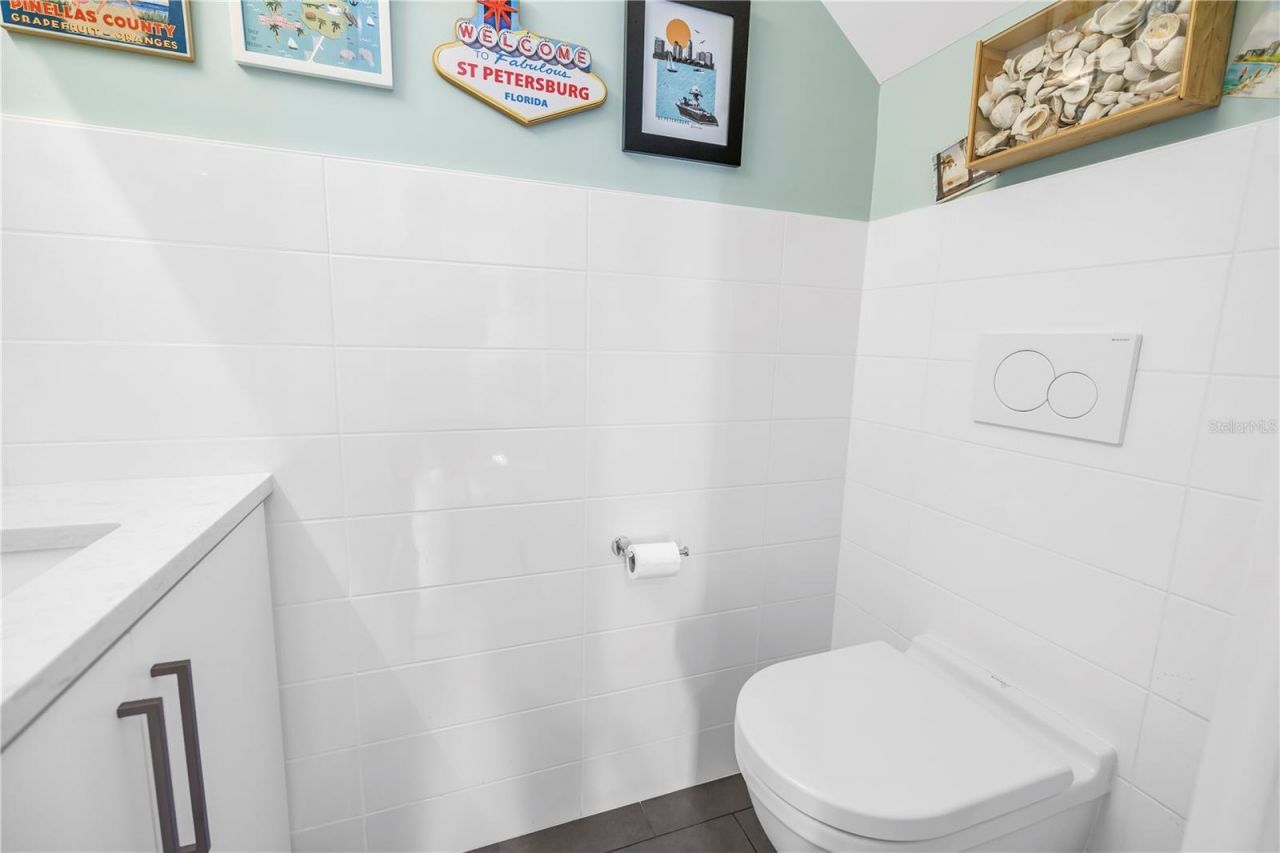 355 Red Cedar Court Ne, Saint Petersburg, FL 33703 Photo