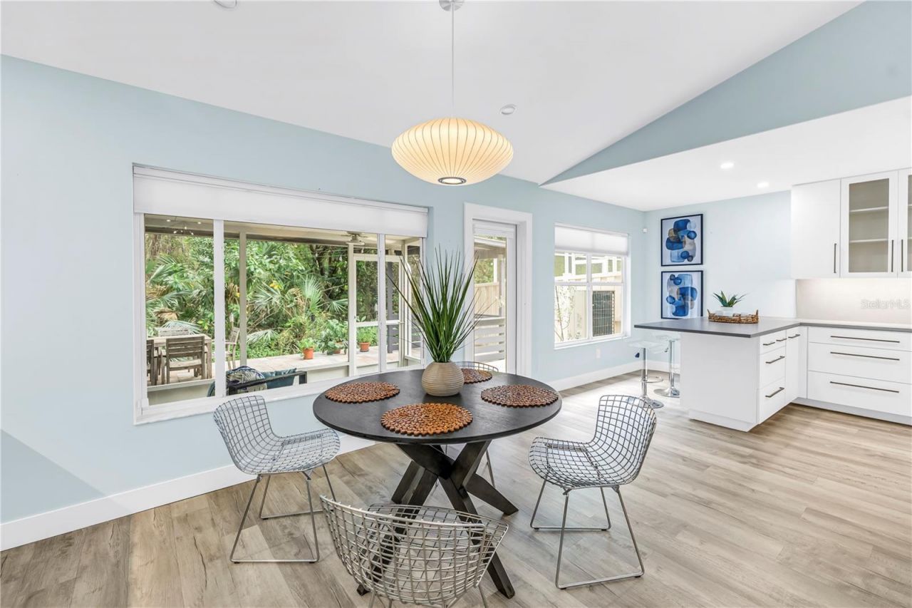355 Red Cedar Court Ne, Saint Petersburg, FL 33703 Photo