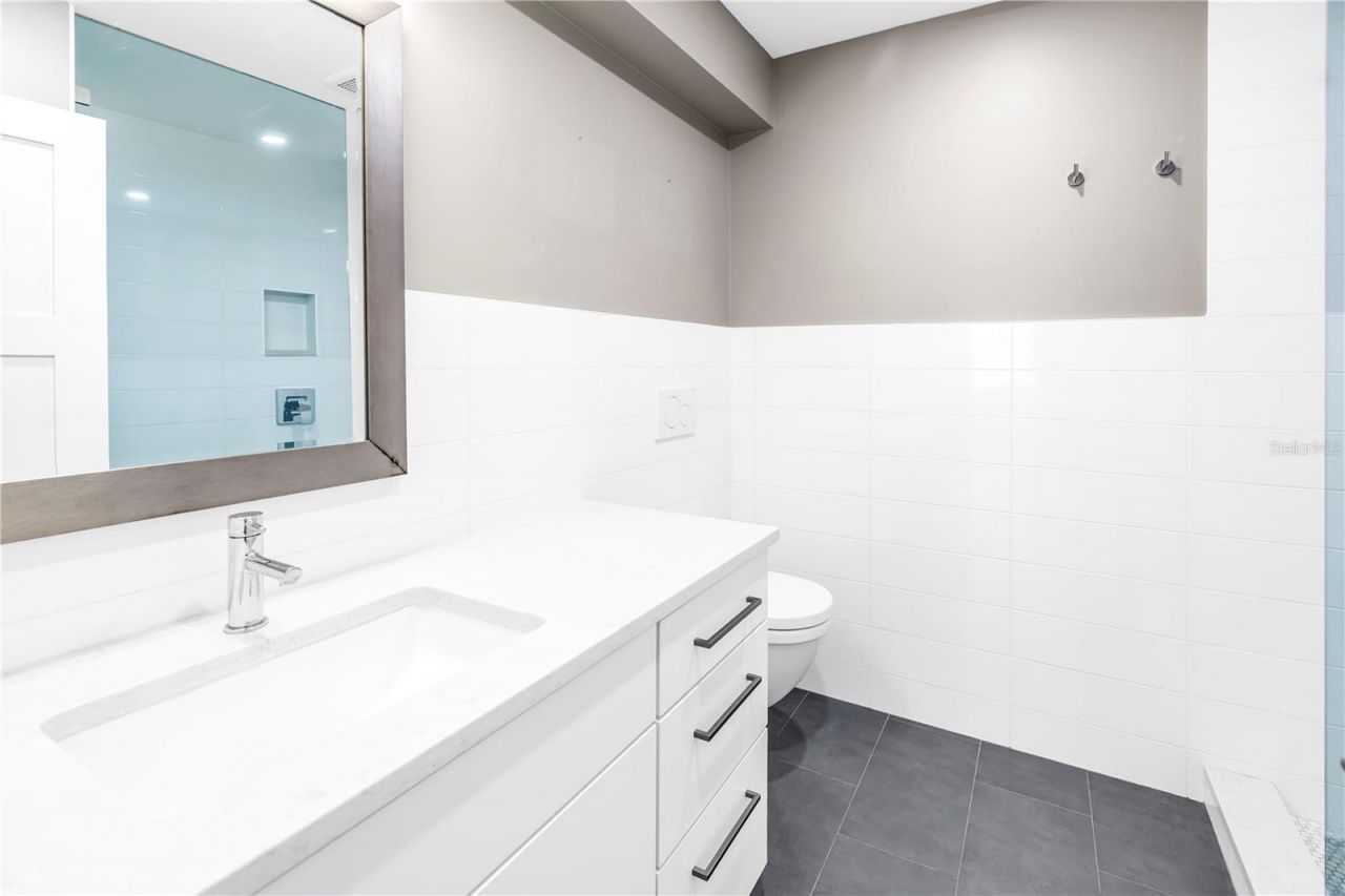 355 Red Cedar Court Ne, Saint Petersburg, FL 33703 Photo