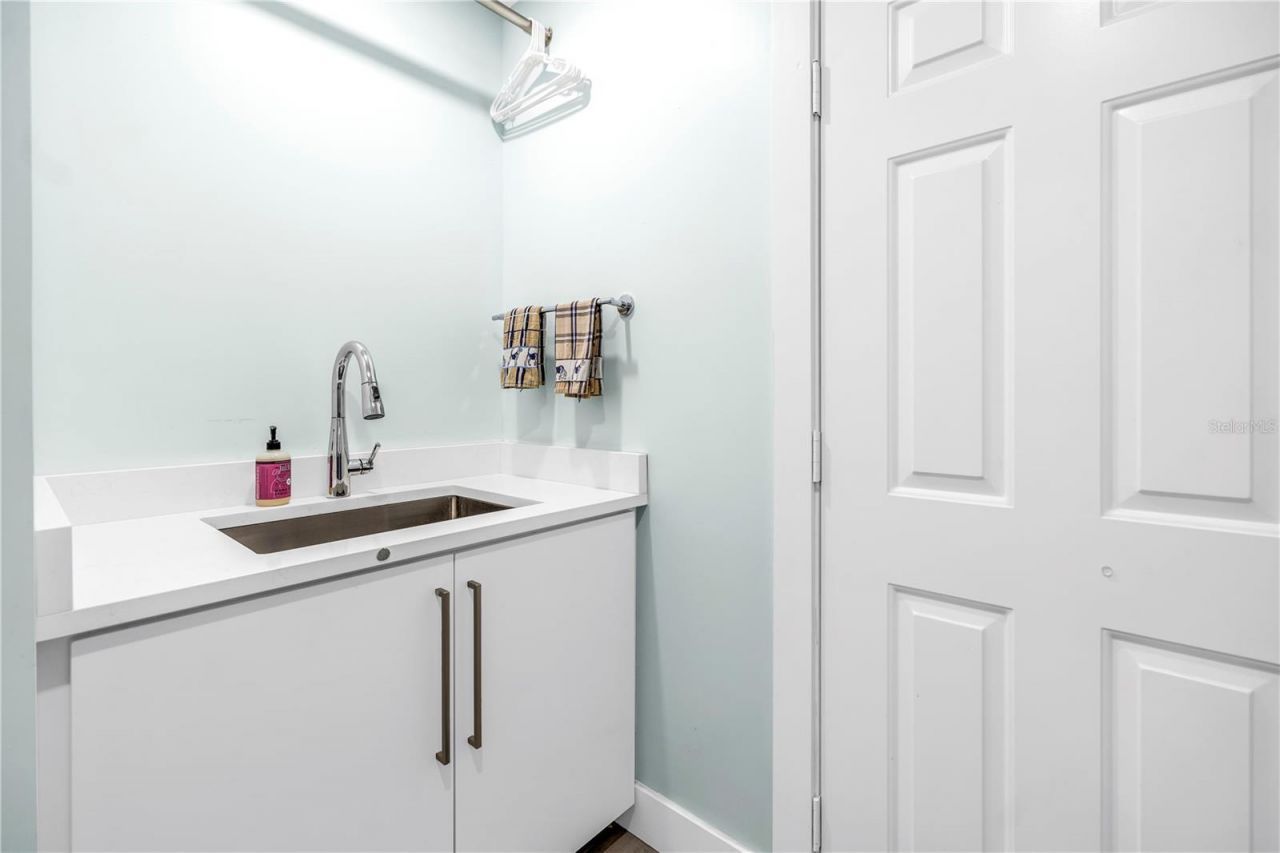 355 Red Cedar Court Ne, Saint Petersburg, FL 33703 Photo