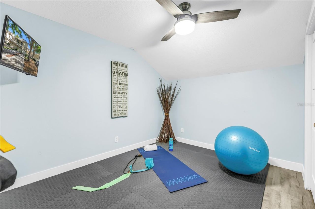 355 Red Cedar Court Ne, Saint Petersburg, FL 33703 Photo