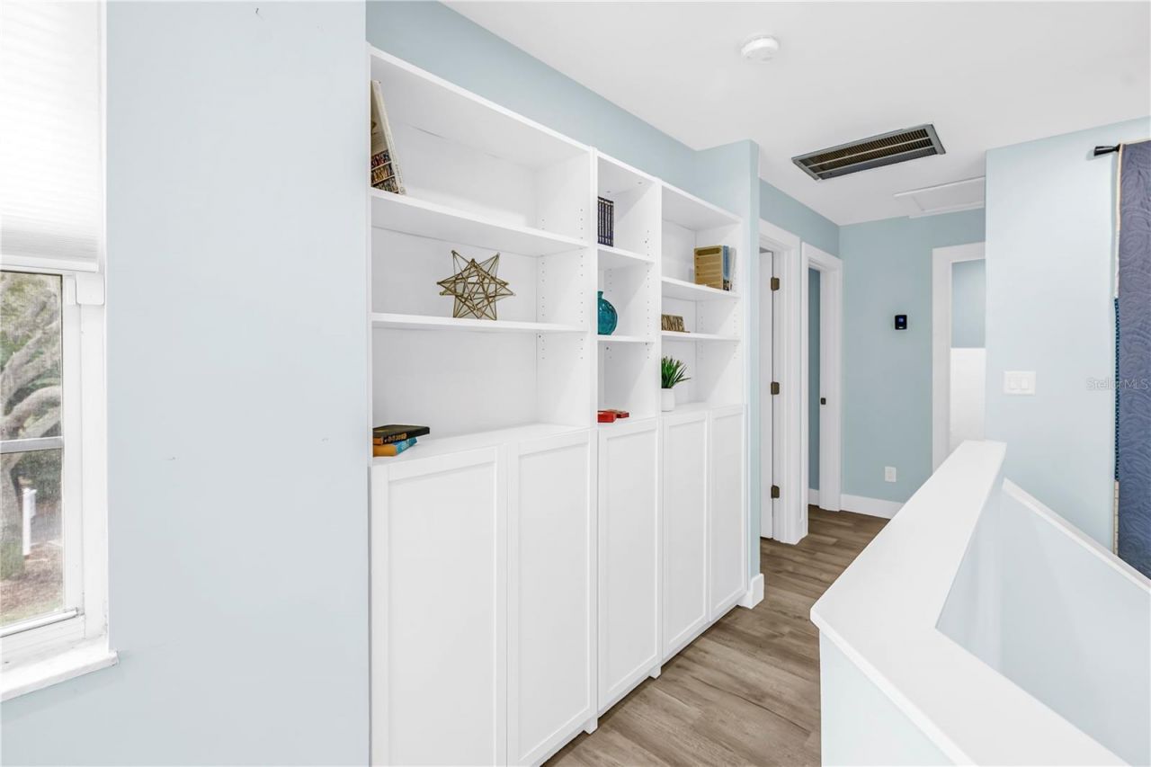 355 Red Cedar Court Ne, Saint Petersburg, FL 33703 Photo