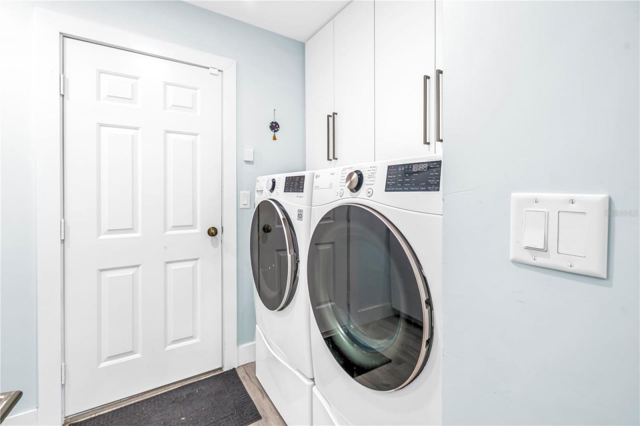 355 Red Cedar Court Ne, Saint Petersburg, FL 33703 Photo