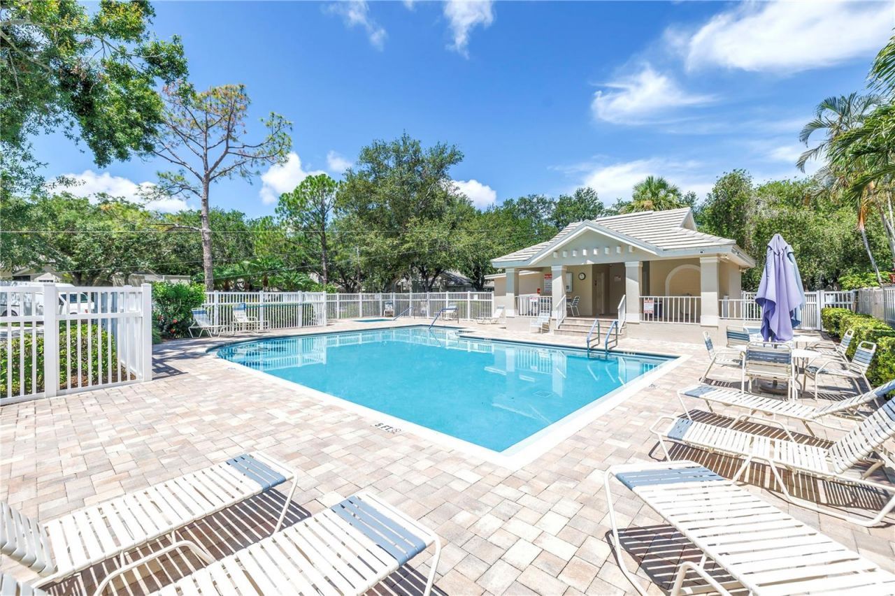 355 Red Cedar Court Ne, Saint Petersburg, FL 33703 Photo