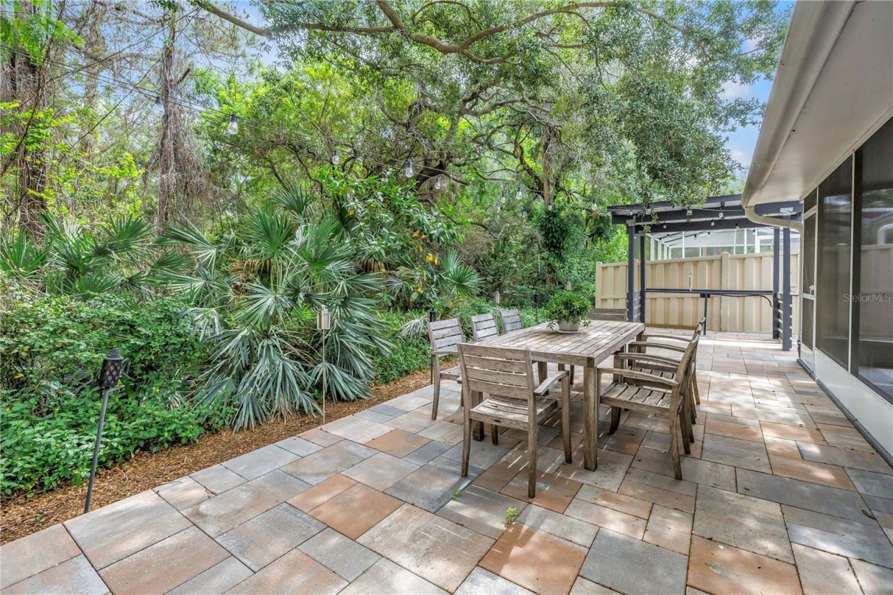 355 Red Cedar Court Ne, Saint Petersburg, FL 33703 Photo