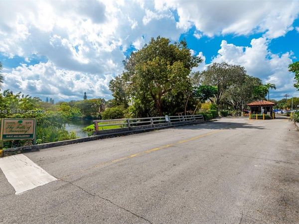 6301 N Fall Circle Dr, Unit 213, Lauderhill, FL 33319