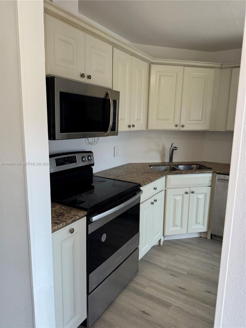 6301 N Fall Circle Dr, Unit 213, Lauderhill, FL 33319 Photo