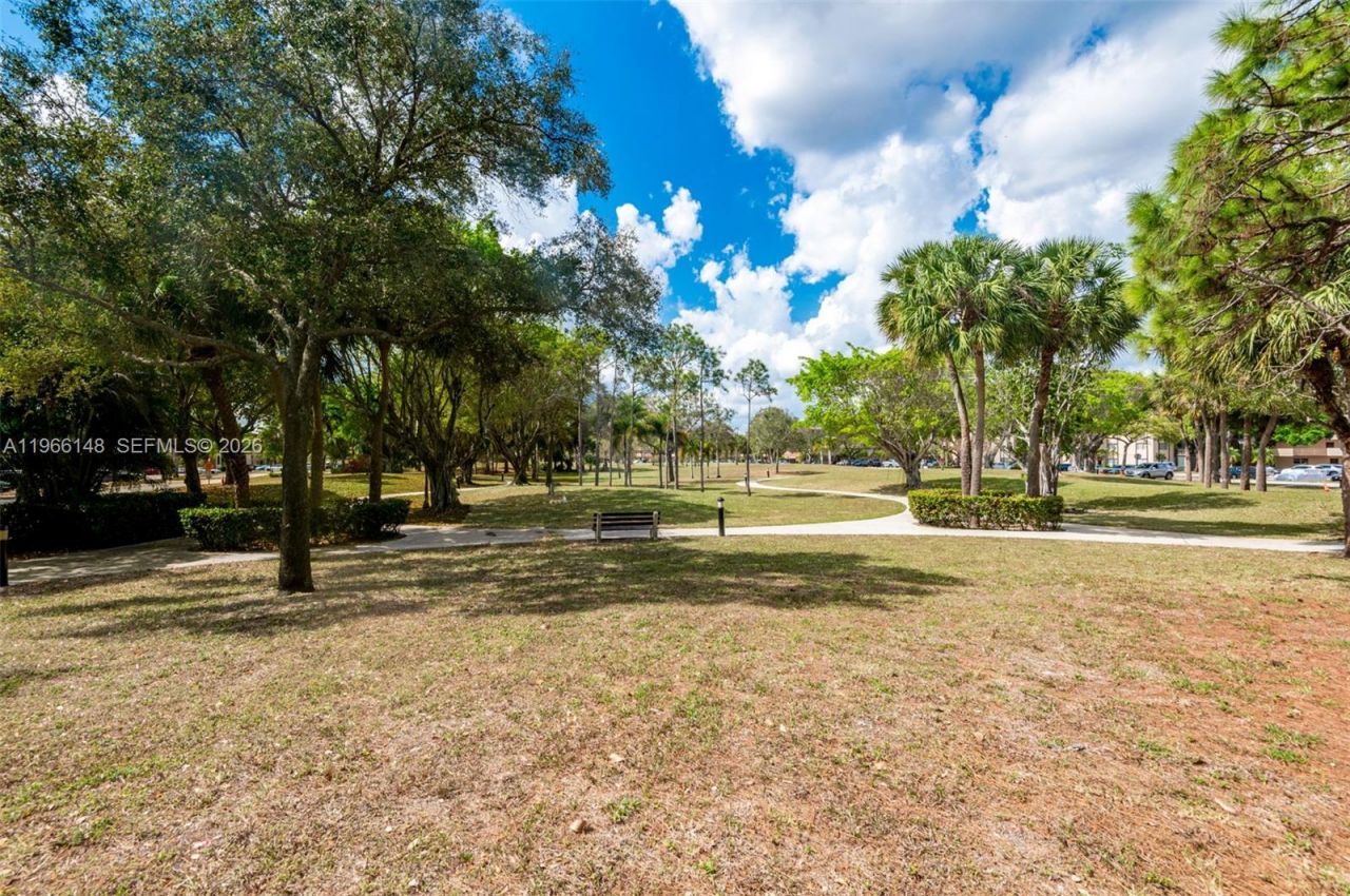 6301 N Fall Circle Dr, Unit 213, Lauderhill, FL 33319 Photo