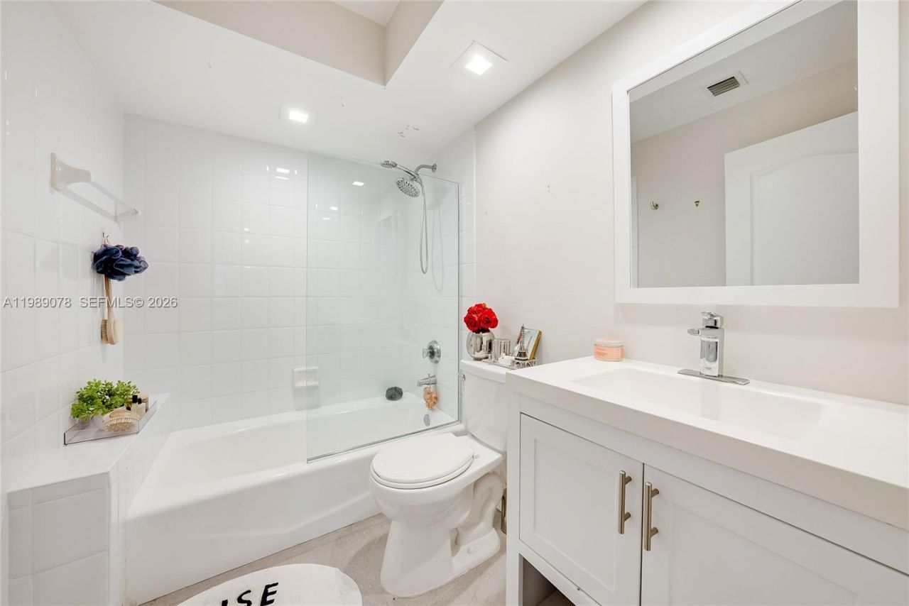 20765 NE 32nd Ave, Aventura, FL 33180 Photo