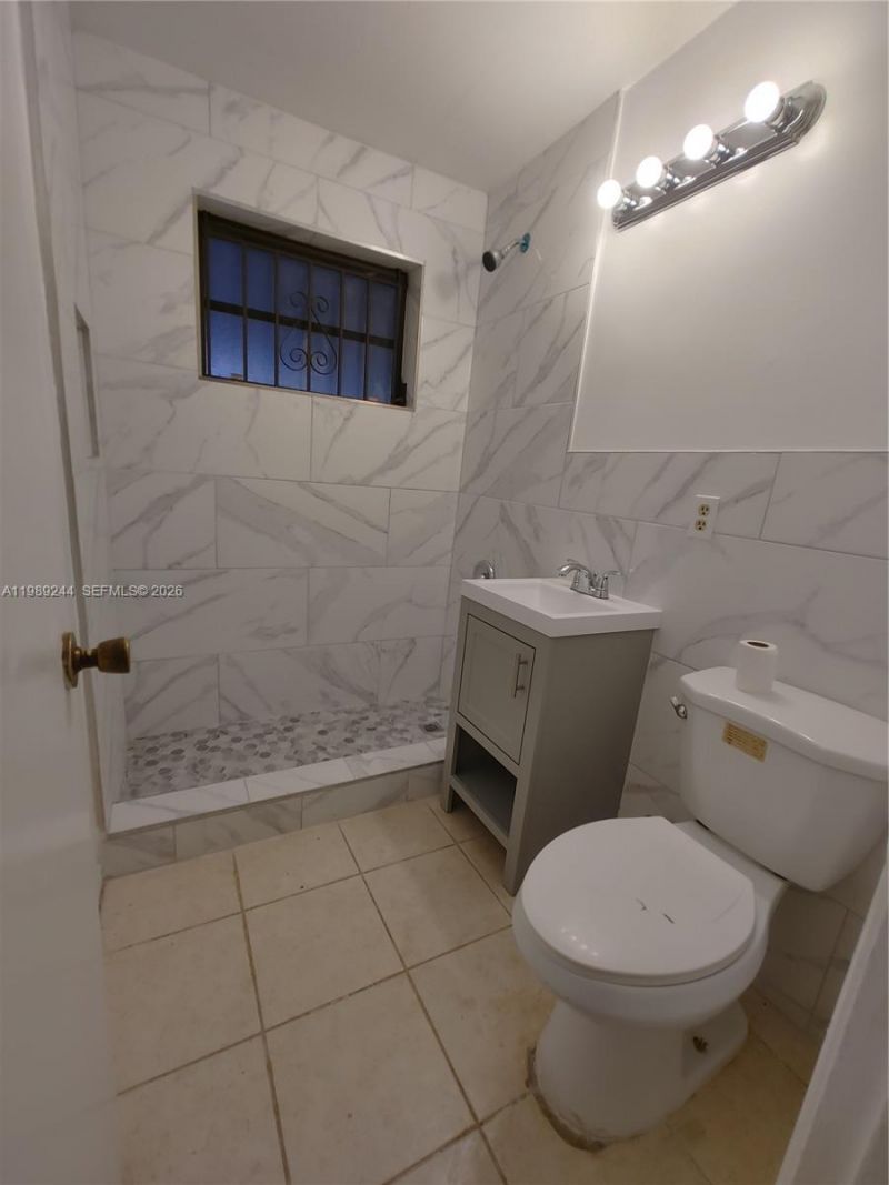 1501 NE 151st Ter , North Miami Beach, FL 33162 Photo