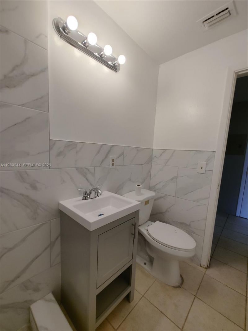 1501 NE 151st Ter , North Miami Beach, FL 33162 Photo