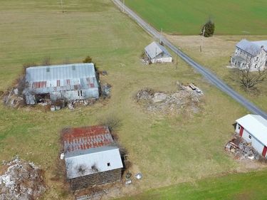 433 FICKES SCHOOL ROAD, YORK SPRINGS, PA 17372