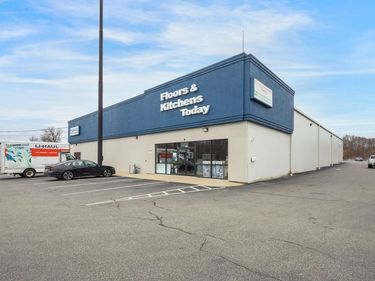 10 Highland Ave, Seekonk, MA 02771